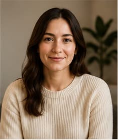 Portrait of Sophie Nguyen, Registered Psychologist